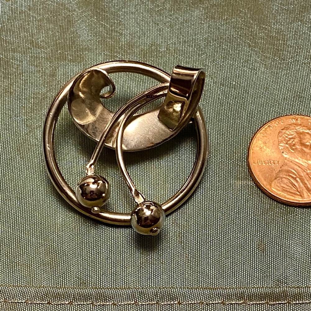 Art Deco brooch pin